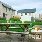 Βίλα Family By The Boussu-lez-Walcourt