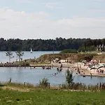 Family By The Βίλα *