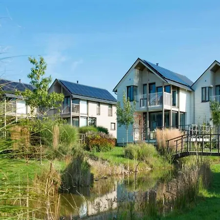 Vila Family By The *