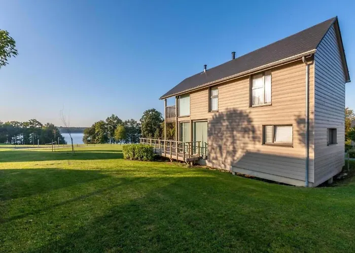 Family By The Villa Boussu-lez-Walcourt